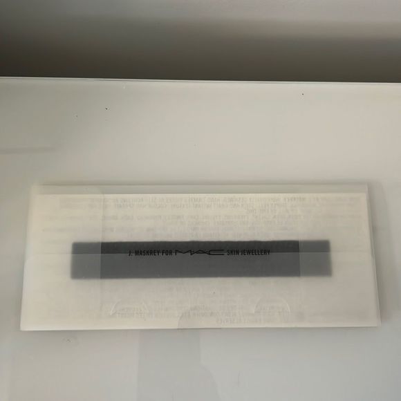 Mac Cosmetics - skin jewellery - rare - Picture 1 of 3